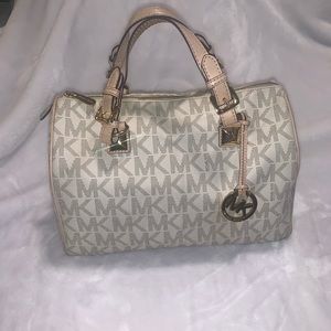 Michael Kors hand bag